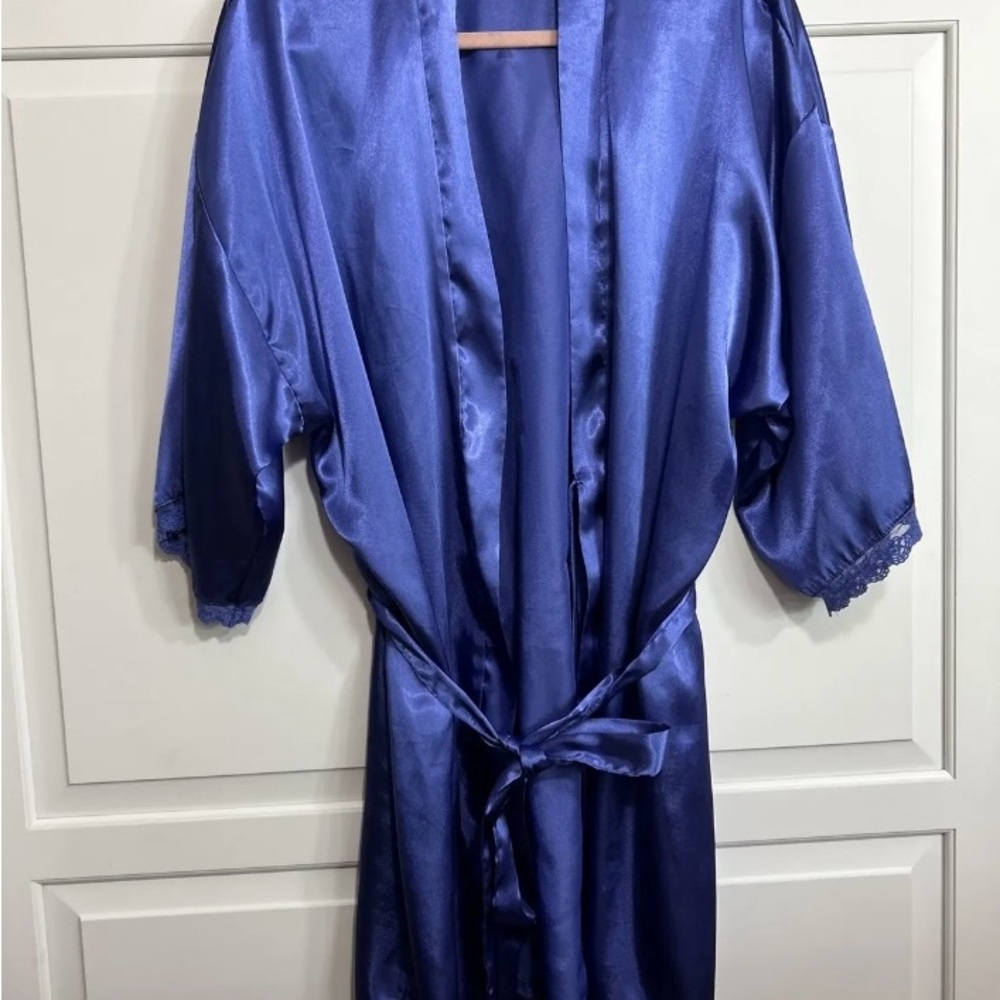 New Lilac and London Satin Robe - Picture 4 of 7